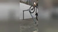 Platzsparender doppellagiger Fahrrad-Heckträger aus Stahl für die Schule